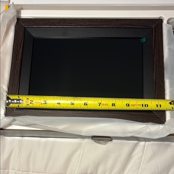 Kodak Classic Photo Frame 10 inch Wi-Fi Enabled - Picture 6 of 9